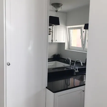 Saska Kepa Apartamento *